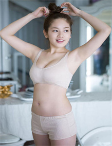 .把阴口大胆展开
